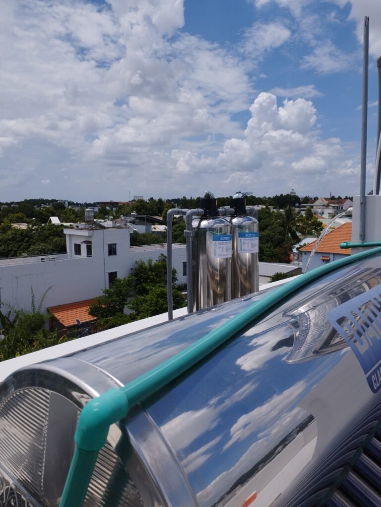 hinh thuc te he 2 cot inox 1054 van tay ong pvc