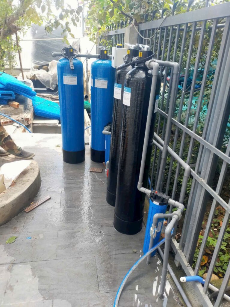 hinh thuc te he 2 cot composite 1054 1252 van tay ong pvc