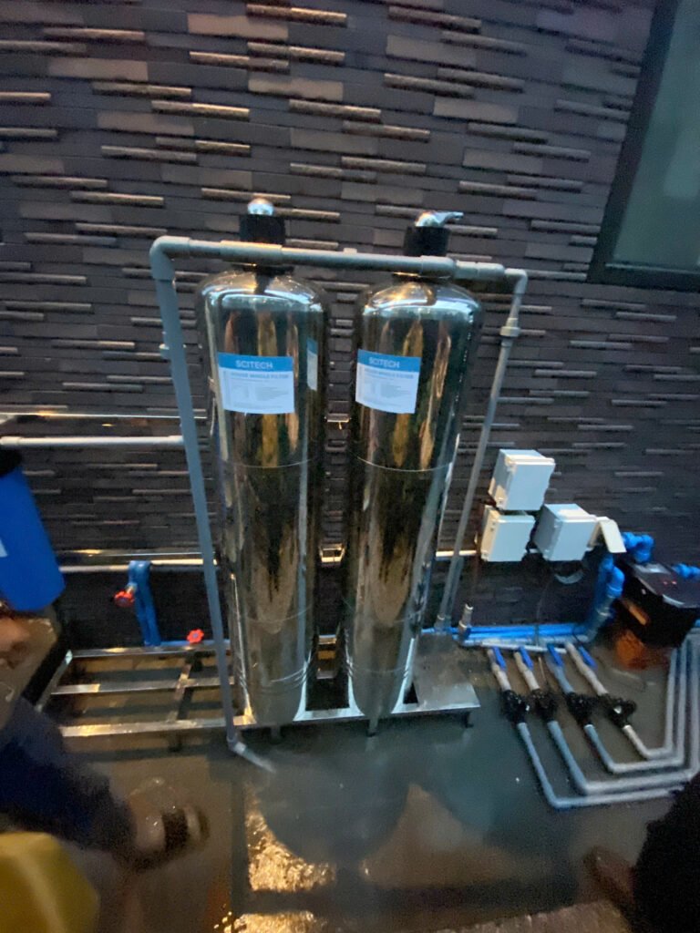 hinh thuc te he 2 cot inox 1054 van tay khung ong pvc